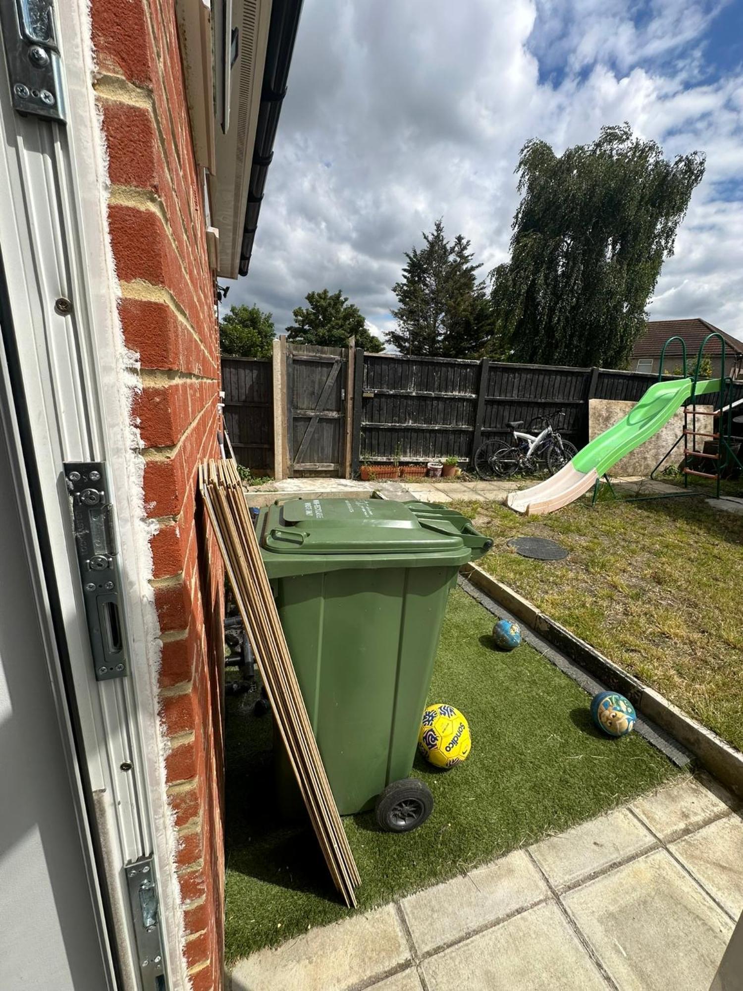 Luxury Ensuite Studio In Crayford Dartford Bexley London With Full Kitchen And Side Garden Alleyway Entrance Erith المظهر الخارجي الصورة