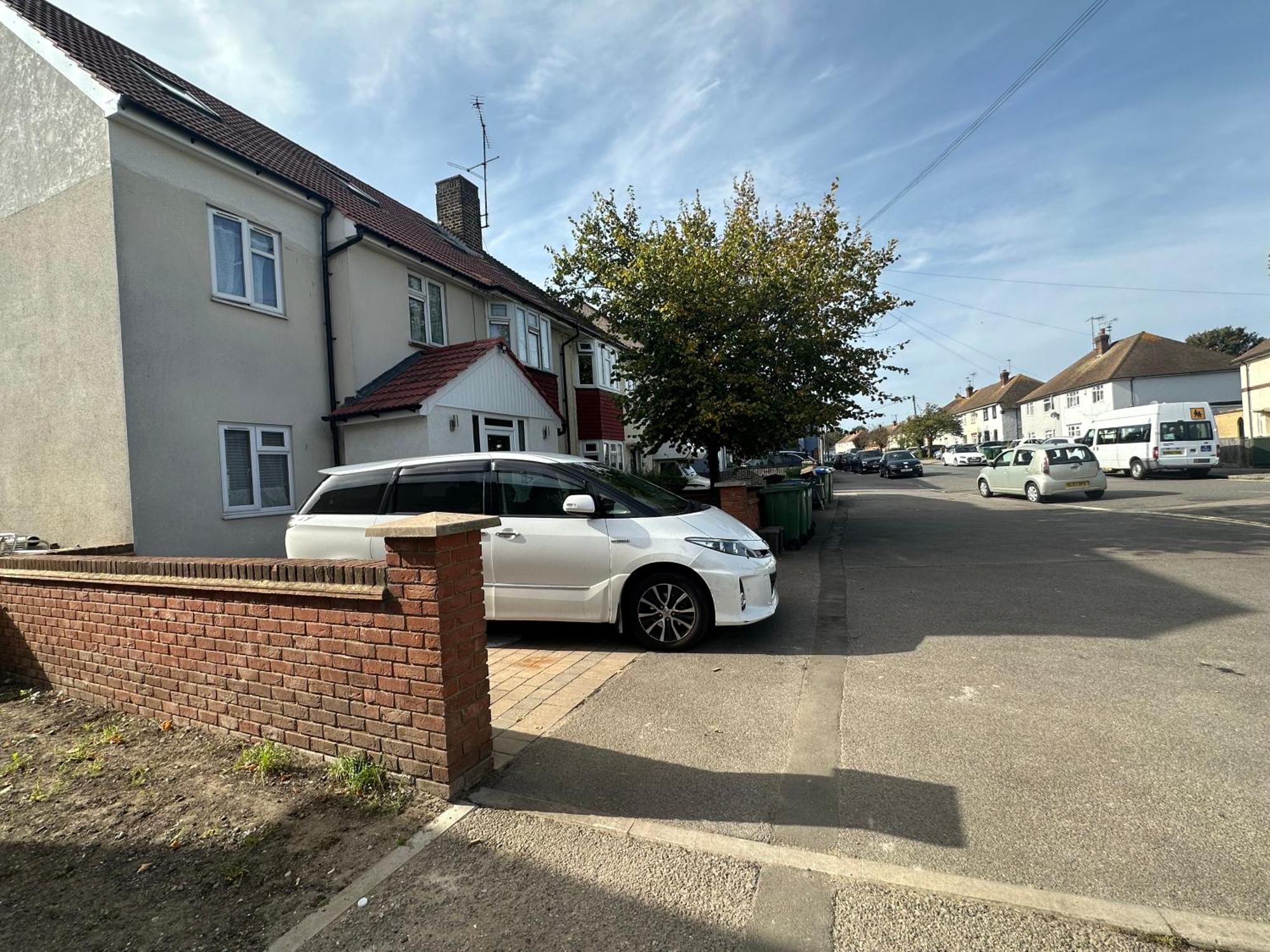 Luxury Ensuite Studio In Crayford Dartford Bexley London With Full Kitchen And Side Garden Alleyway Entrance Erith المظهر الخارجي الصورة