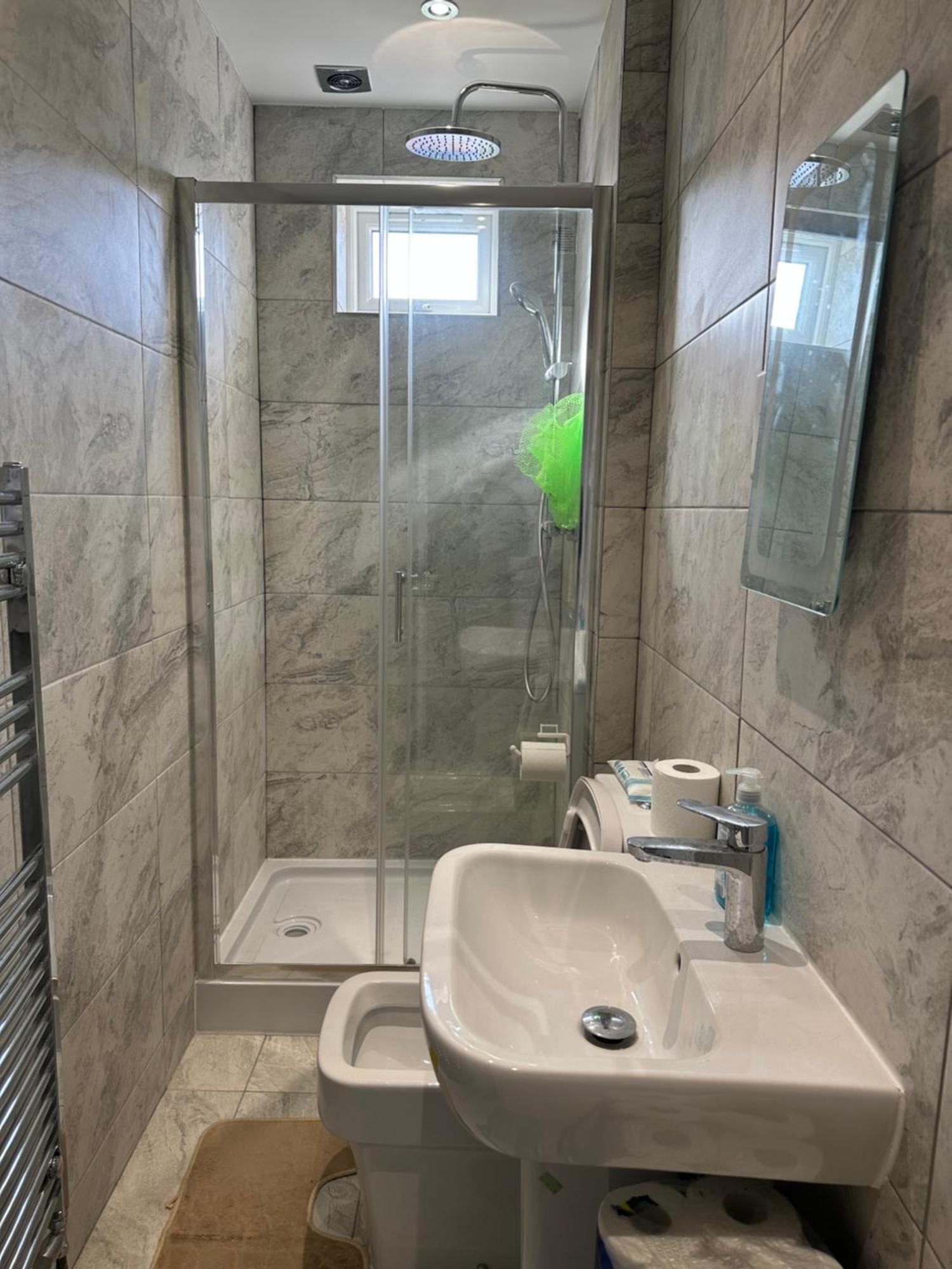 Luxury Ensuite Studio In Crayford Dartford Bexley London With Full Kitchen And Side Garden Alleyway Entrance Erith المظهر الخارجي الصورة